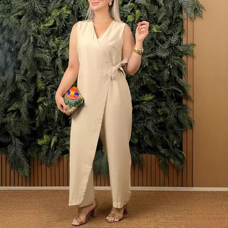 Inès | Elegant combination with V-neckline