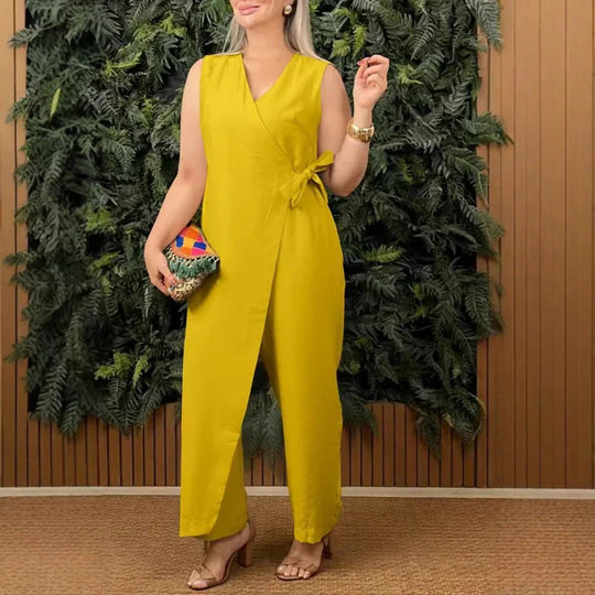 Inès | Elegant combination with V-neckline